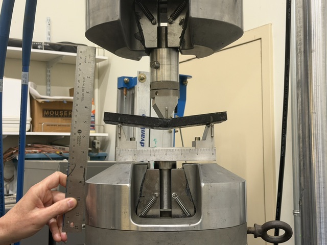 PET-CF core pushed to shear failure in the MTS 810