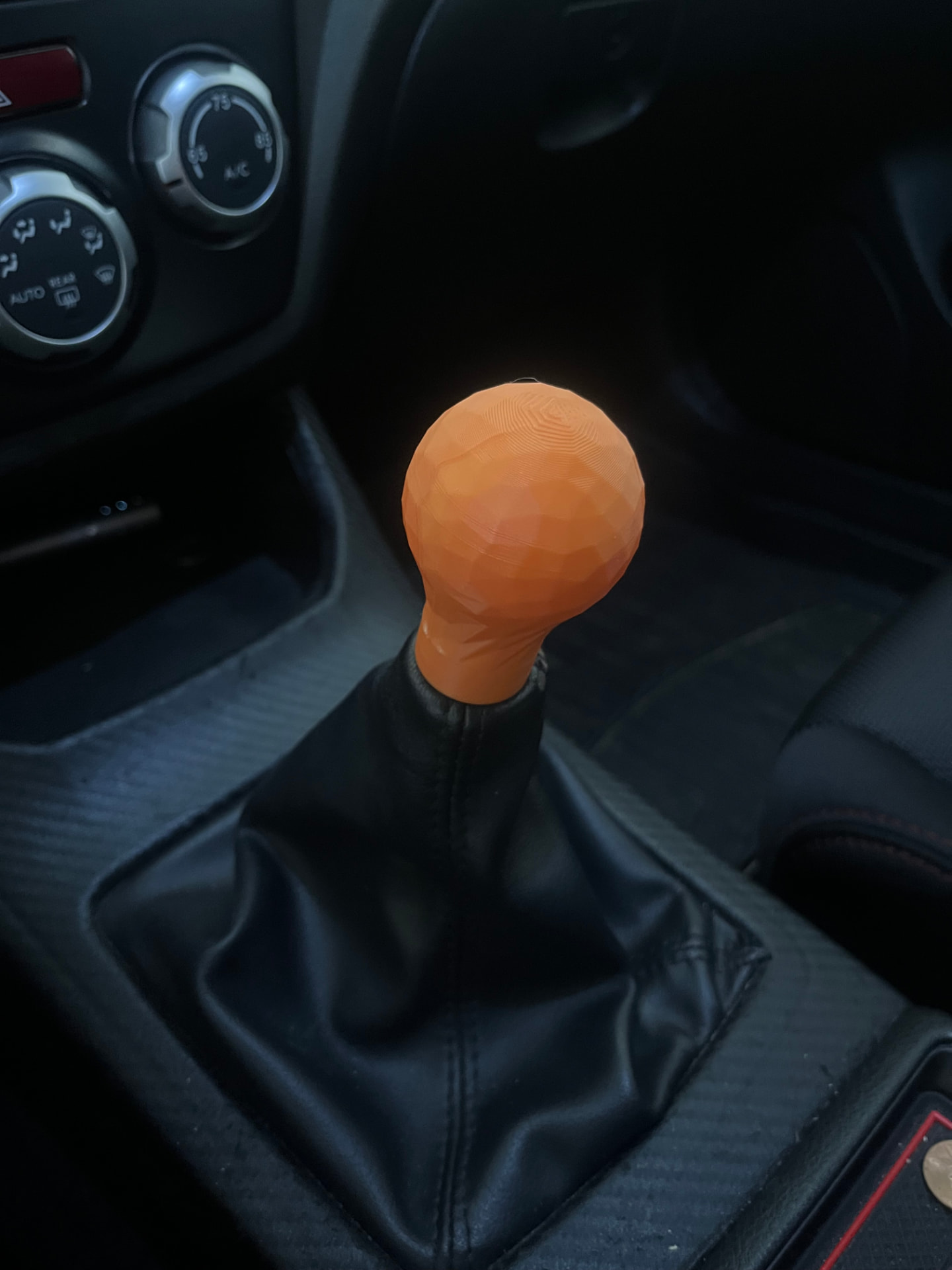 The prototyped knob and knob base